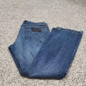 Wrangler Relaxed Fit Blue Jeans